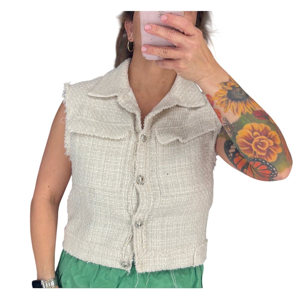Elan White Bouclé Tweed Cropped Vest | Frayed Trim Button Front Jacket